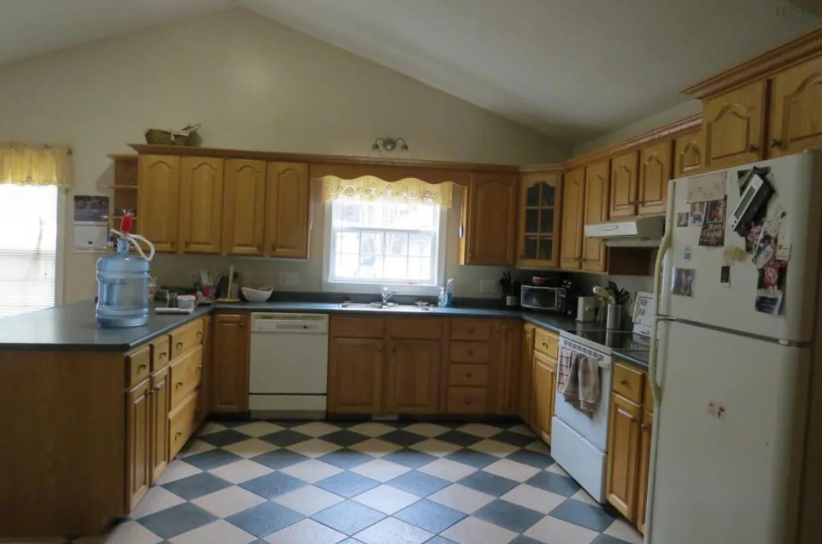 Gail Avenue — Kitchen 1, before the renovation by MAD Design Interiors