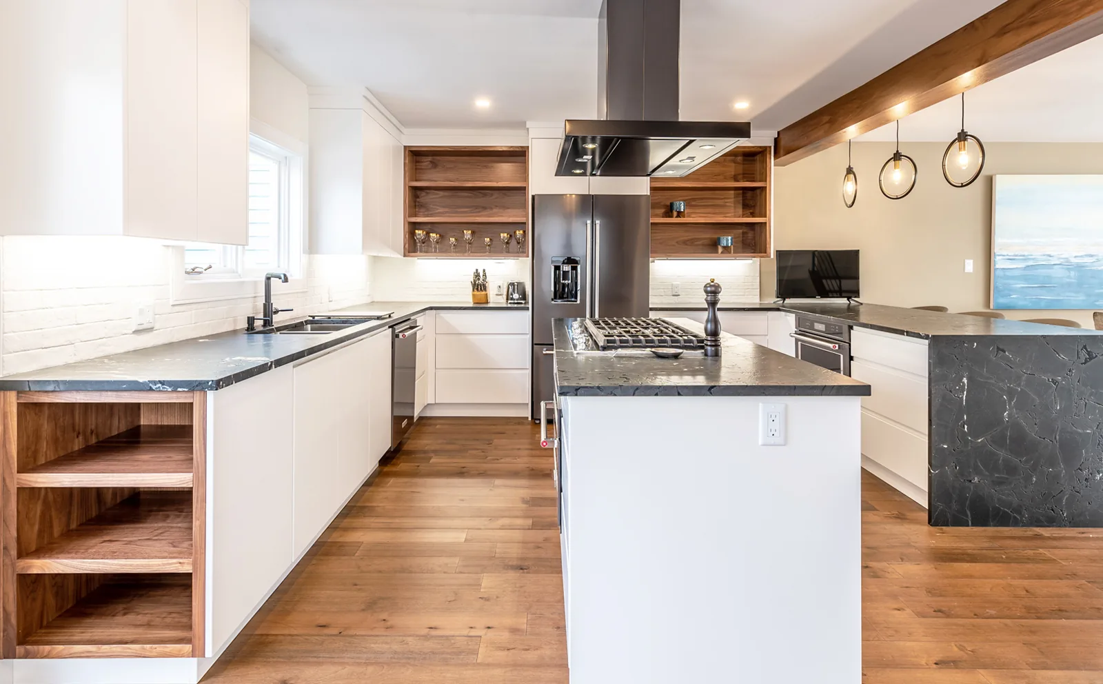 Spinnaker Drive — Kitchen, after the renovation by MAD Design Interiors